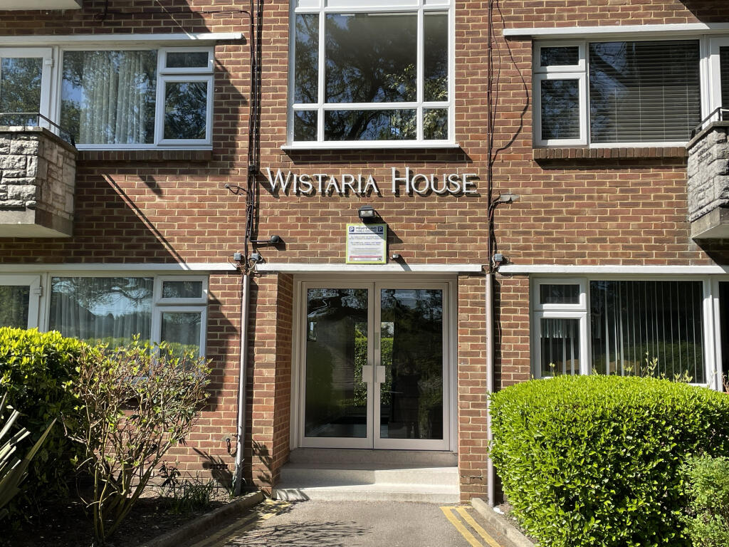 1 bed 1st Floor Flat for rent in West Parley. From Specialist Letting Agency - Bournemouth