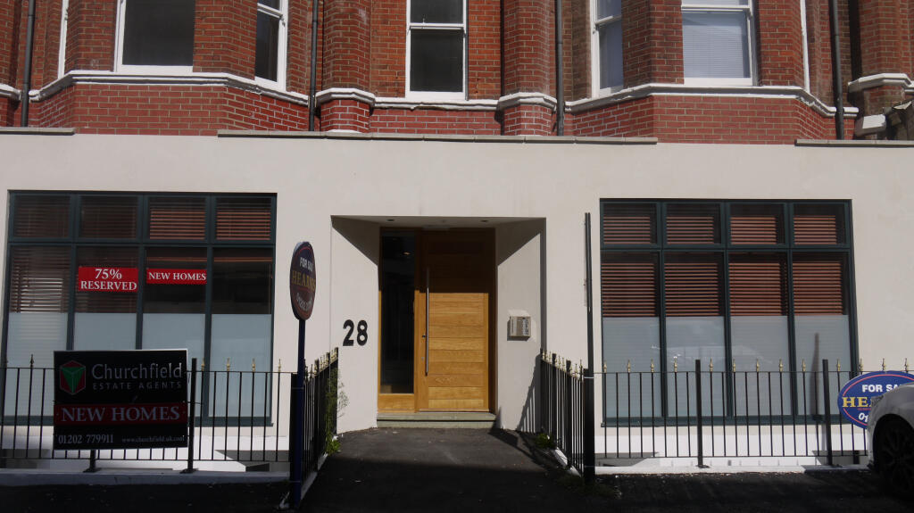 4 bed Studio for rent in Bournemouth. From Specialist Letting Agency - Bournemouth