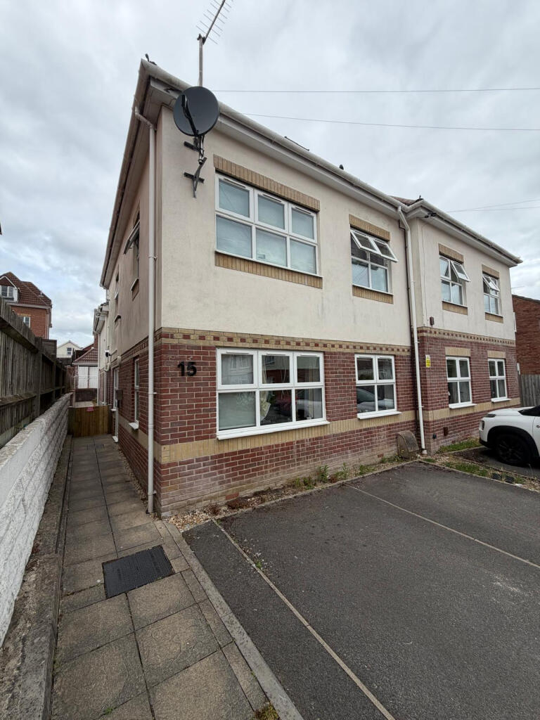 1 bed 1st Floor Flat for rent in Bournemouth. From Specialist Letting Agency - Bournemouth