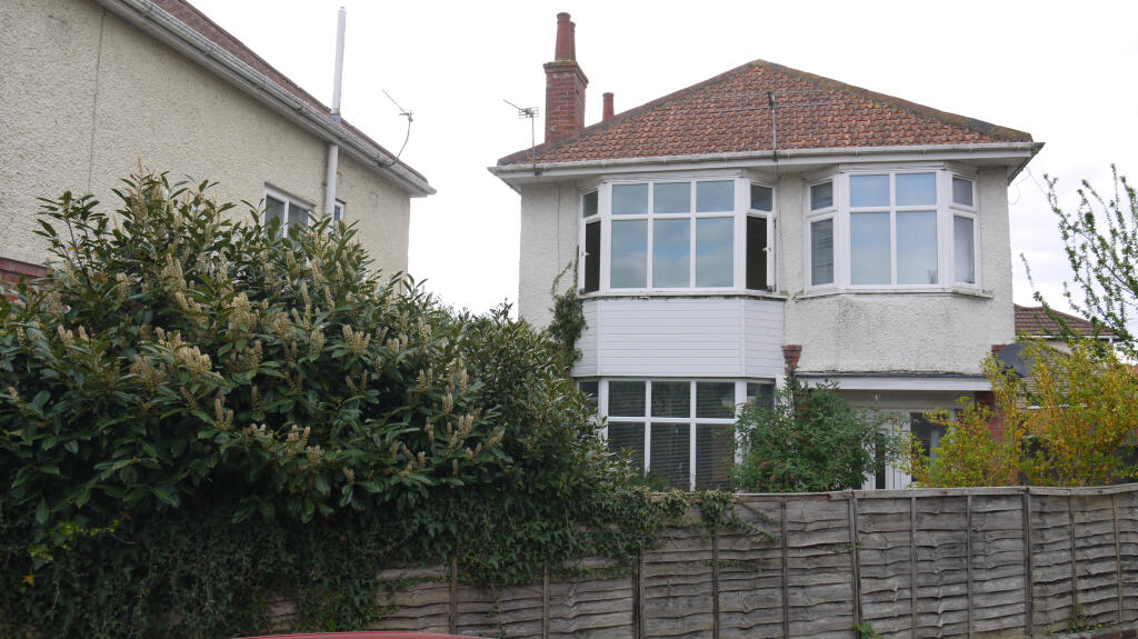 1 bed 1st Floor Flat for rent in West Parley. From Specialist Letting Agency - Bournemouth