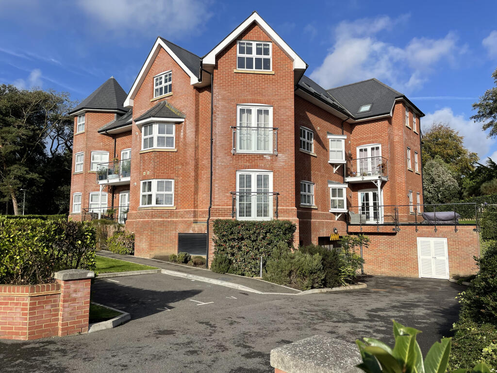 2 bed 1st Floor Flat for rent in Poole. From Specialist Letting Agency - Bournemouth 2 bed 1st Floor Flat for rent in Poole. From Specialist Letting Agency - Bournemouth