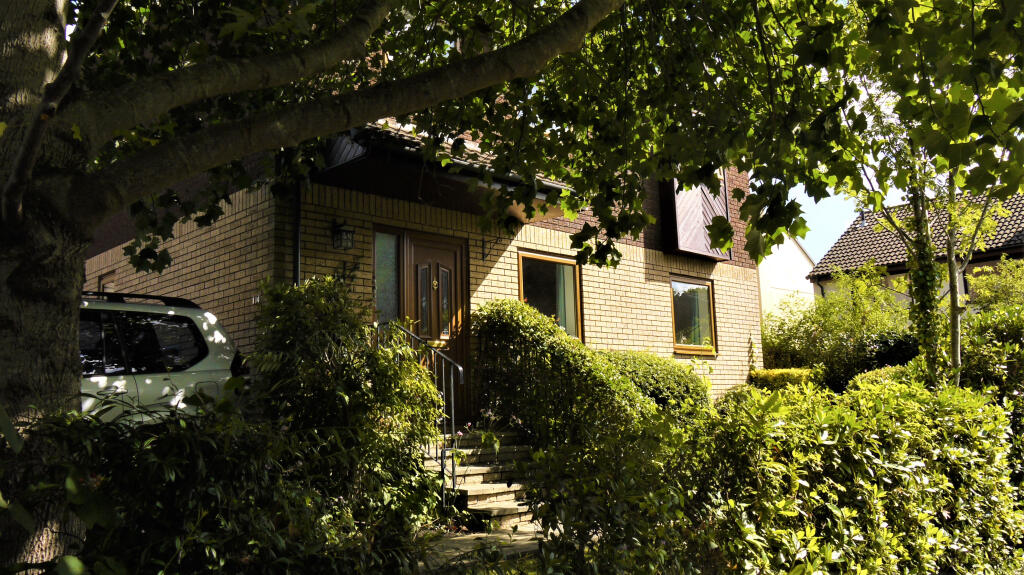 4 bed Detached for rent in Broom Hill. From Specialist Letting Agency - Bournemouth