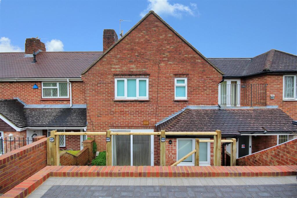 2 bed Mid Terraced House for rent in Falmer. From Spencer & Leigh - Brighton