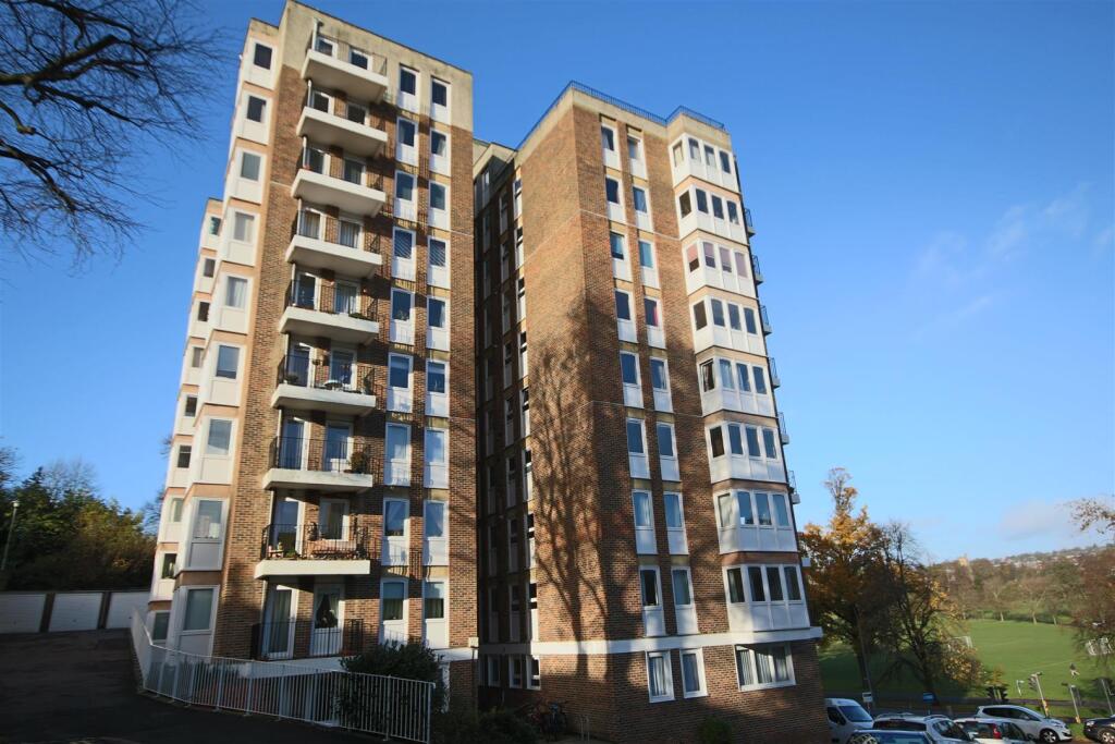2 bed 1st Floor Flat for rent in Brighton and Hove. From Spencer & Leigh - Brighton