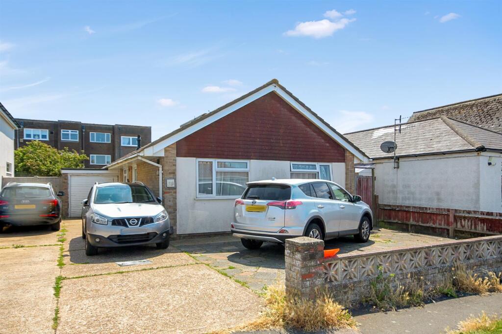 3 bed Detached bungalow for rent in Peacehaven. From Spencer & Leigh - Brighton