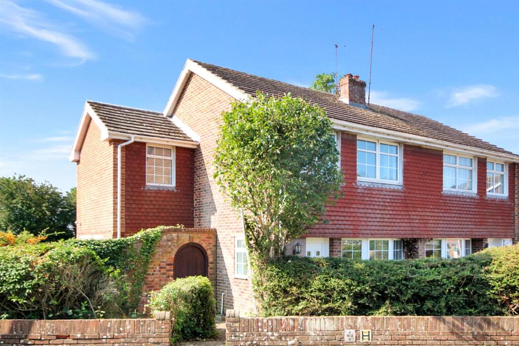 4 bed Semi Detached for rent in Brighton and Hove. From Spencer & Leigh - Brighton