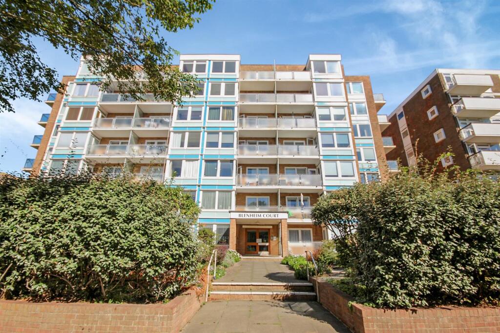 2 bed 1st Floor Flat for rent in Brighton and Hove. From Spencer & Leigh - Brighton