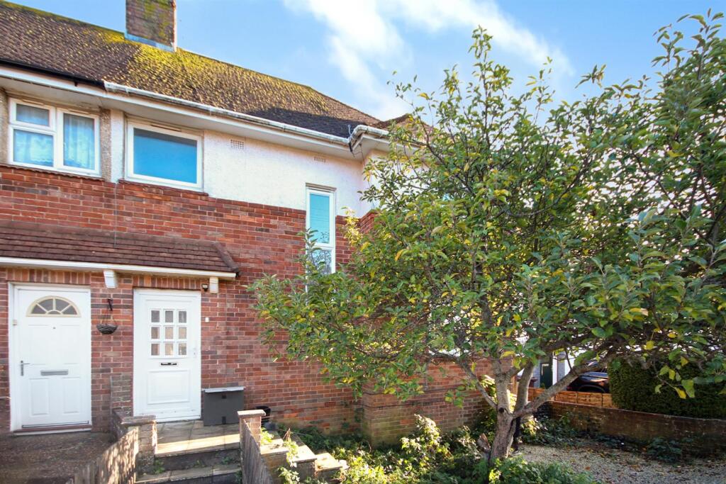 4 bed Semi Detached for rent in Portslade-by-Sea. From Spencer & Leigh - Brighton 4 bed Semi Detached for rent in Portslade-by-Sea. From Spencer & Leigh - Brighton