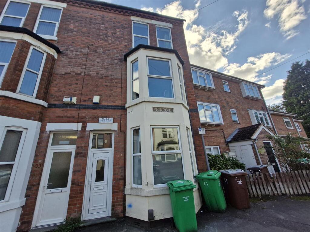 4 bed Private Halls for rent in Nottingham. From Spencer Birch Chartered Surveyors - Nottingham 4 bed Private Halls for rent in Nottingham. From Spencer Birch Chartered Surveyors - Nottingham