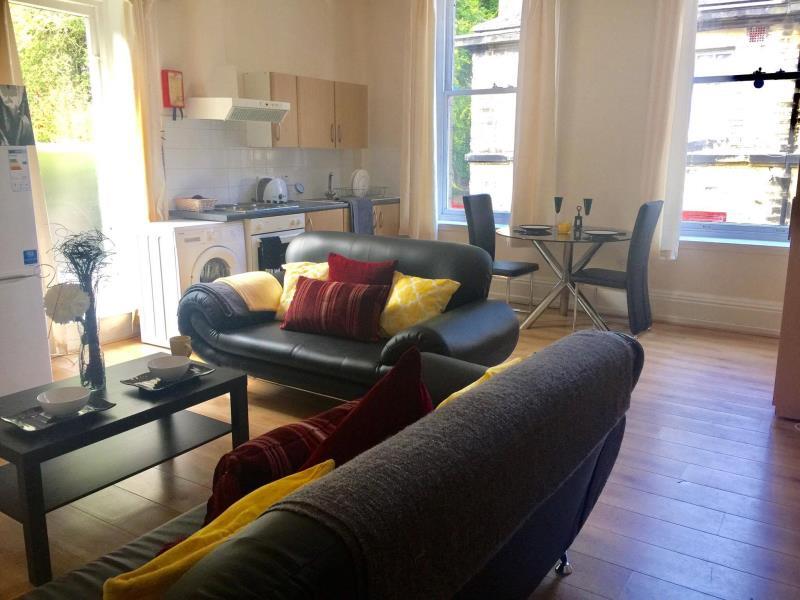 2 bed 1st Floor Flat for rent in Leeds. From Spencer Properties - Leeds