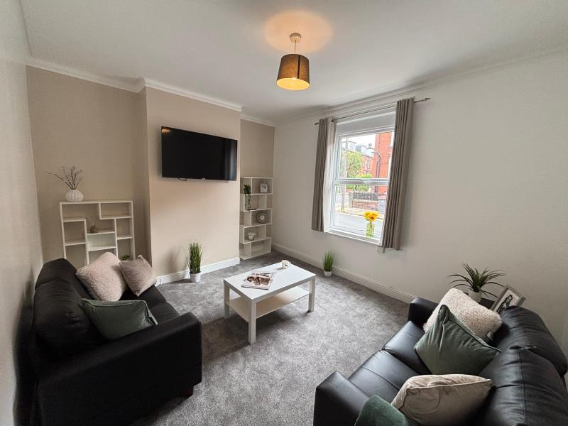 4 bed Mid Terraced House for rent in Leeds. From Spencer Properties - Leeds