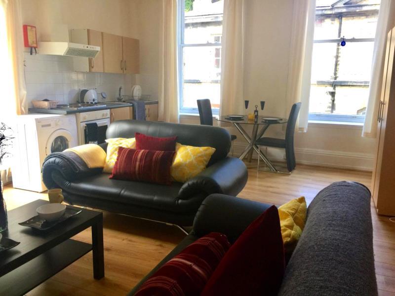 2 bed 1st Floor Flat for rent in Leeds. From Spencer Properties - Leeds