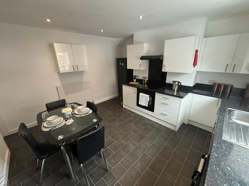 4 bed Mid Terraced House for rent in Leeds. From Spencer Properties - Leeds
