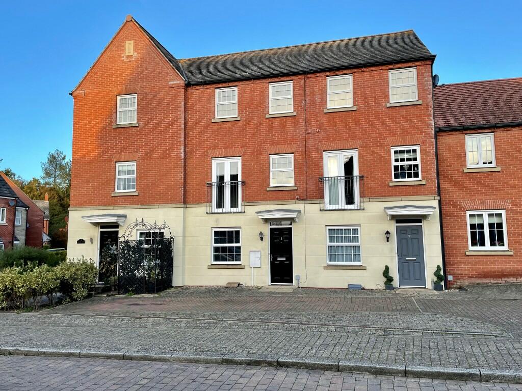 3 bed Town House for rent in Rodbridge Corner. From ST. GEORGE PROPERTY GROUP - Halstead