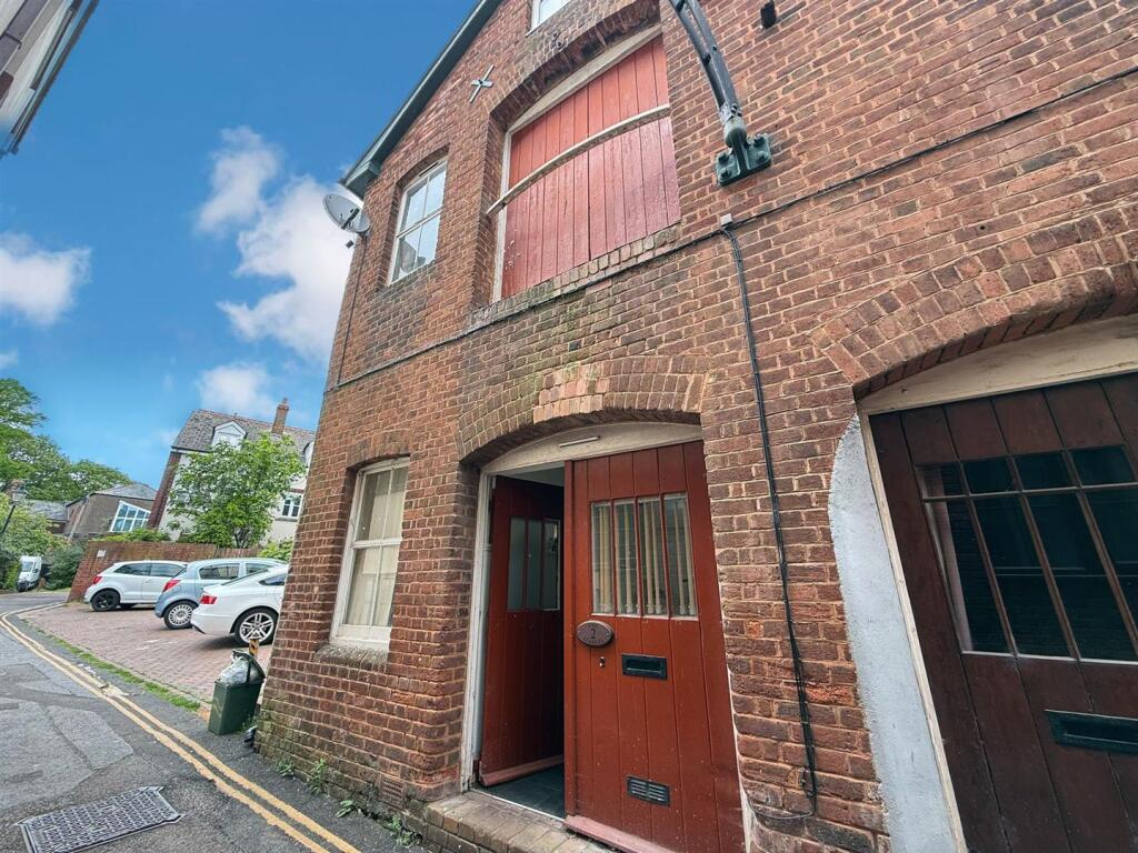2 bed Mid Terraced House for rent in Exeter. From Stags - Exeter 2 bed Mid Terraced House for rent in Exeter. From Stags - Exeter