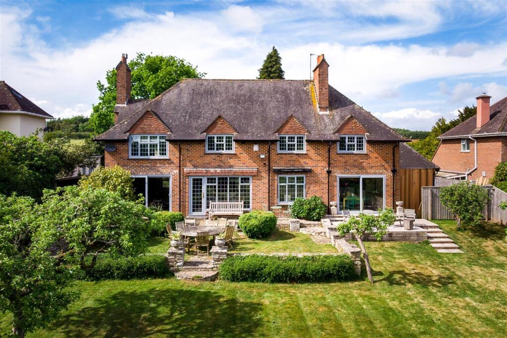5 bed Detached for rent in Shillingford Abbot. From Stags - Exeter