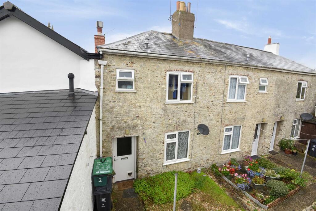 2 bed Mid Terraced House for rent in Honiton. From Stags - Honiton