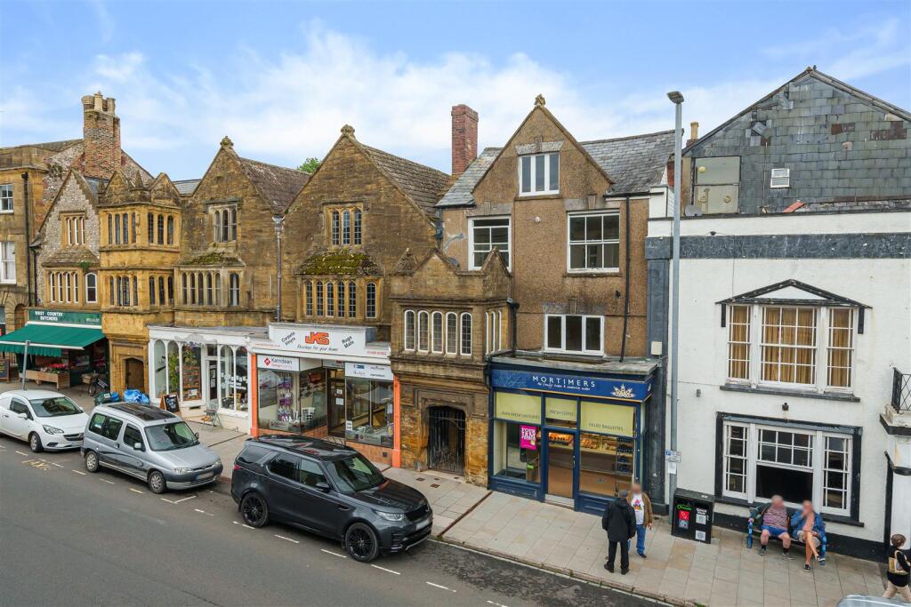 3 bed Apartment for rent in Chard. From Stags - Honiton