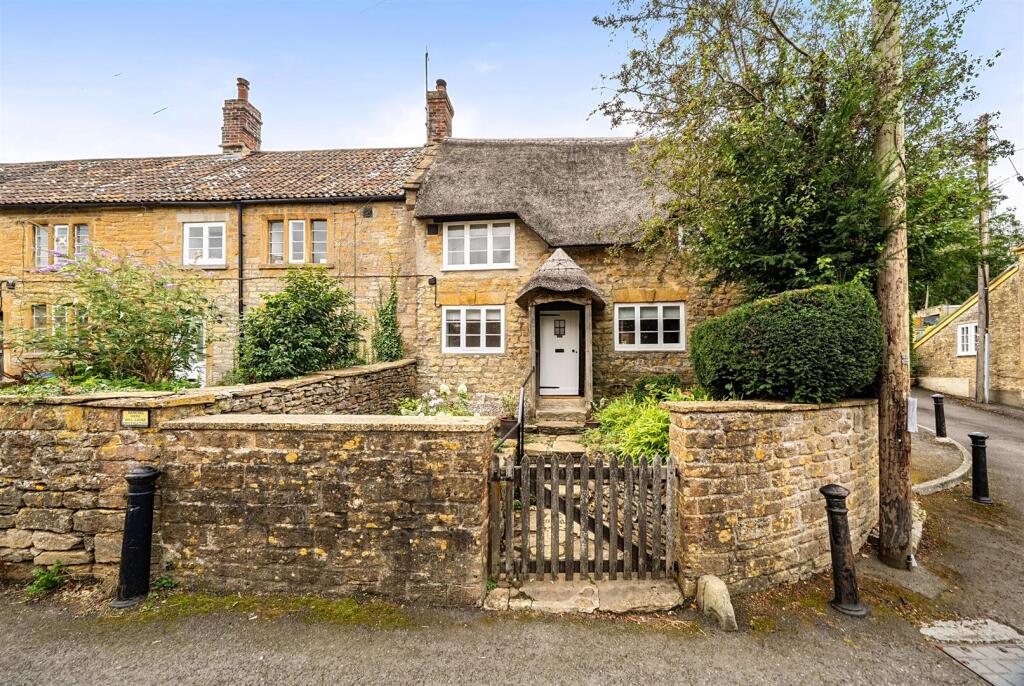 3 bed Mid Terraced House for rent in Yeovil. From Stags - Honiton