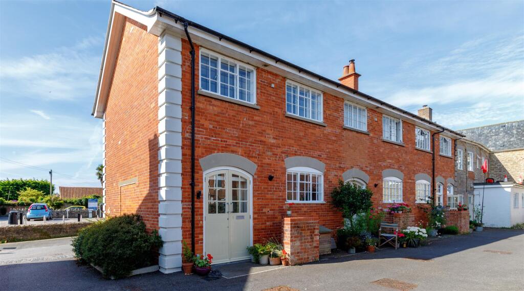 2 bed Mid Terraced House for rent in Bridport. From Stags - Honiton 2 bed Mid Terraced House for rent in Bridport. From Stags - Honiton