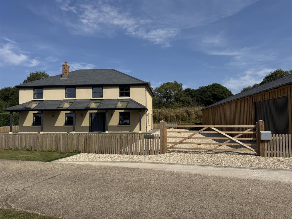 4 bed Detached for rent in Wadeford. From Stags - Taunton 4 bed Detached for rent in Wadeford. From Stags - Taunton