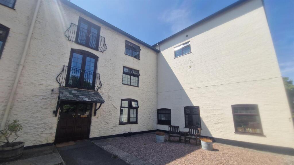 2 bed Apartment for rent in Cullompton. From Stags - Taunton
