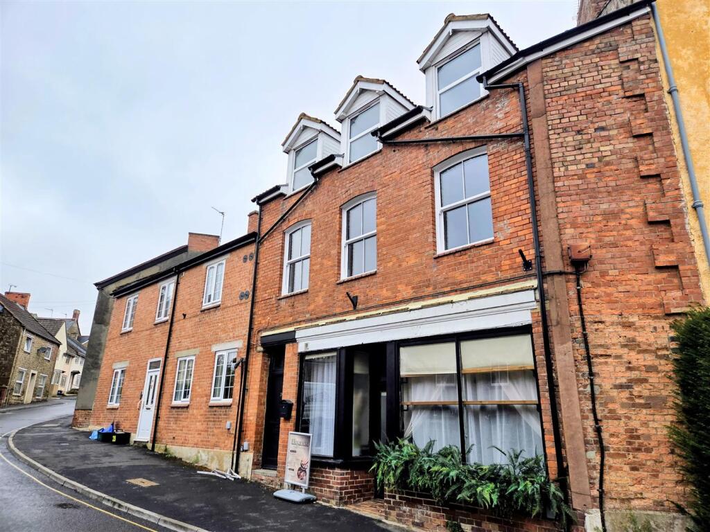 3 bed Apartment for rent in Ilminster. From Stags - Taunton