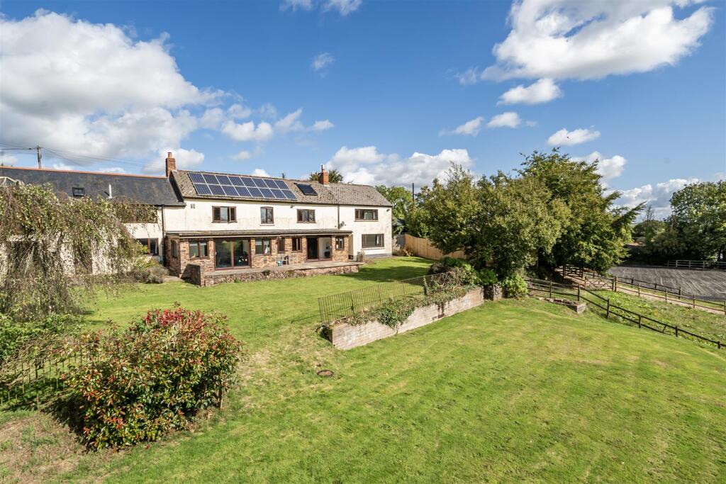 4 bed Mid Terraced House for rent in Pennymoor. From Stags - Tiverton 4 bed Mid Terraced House for rent in Pennymoor. From Stags - Tiverton