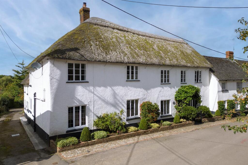 5 bed Mid Terraced House for rent in Kentisbeare. From Stags - Tiverton