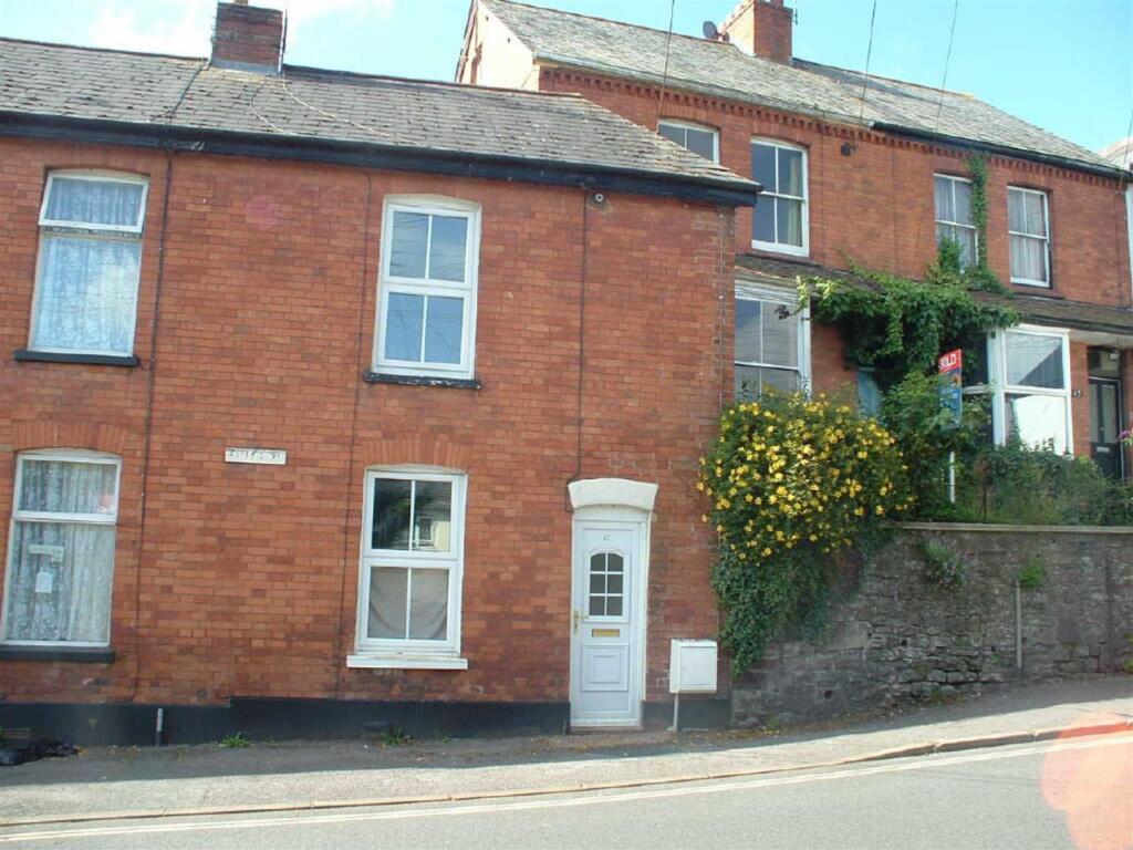 2 bed Mid Terraced House for rent in Tiverton. From Stags - Tiverton 2 bed Mid Terraced House for rent in Tiverton. From Stags - Tiverton