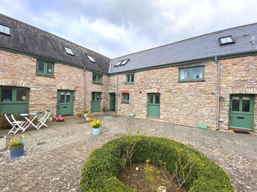 2 bed Mid Terraced House for rent in Totnes. From Stags - Totnes 2 bed Mid Terraced House for rent in Totnes. From Stags - Totnes