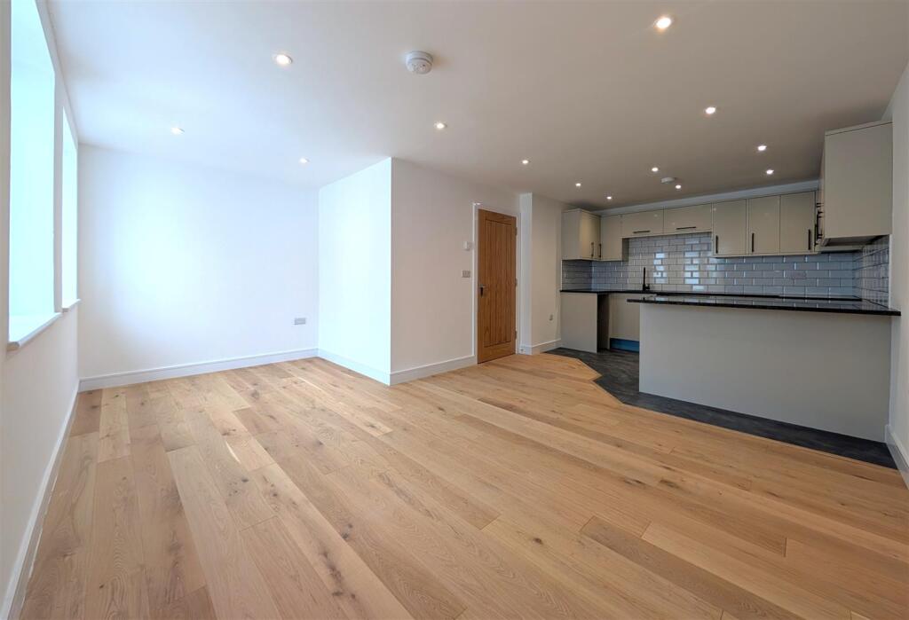 3 bed Apartment for rent in Totnes. From Stags - Totnes 3 bed Apartment for rent in Totnes. From Stags - Totnes