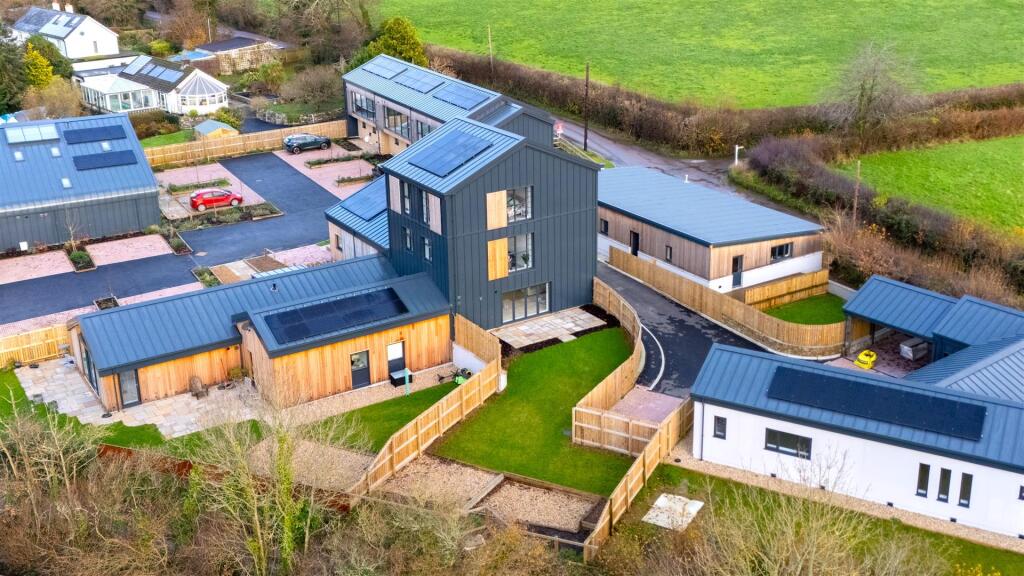 4 bed Semi Detached for rent in . From Stags - Totnes