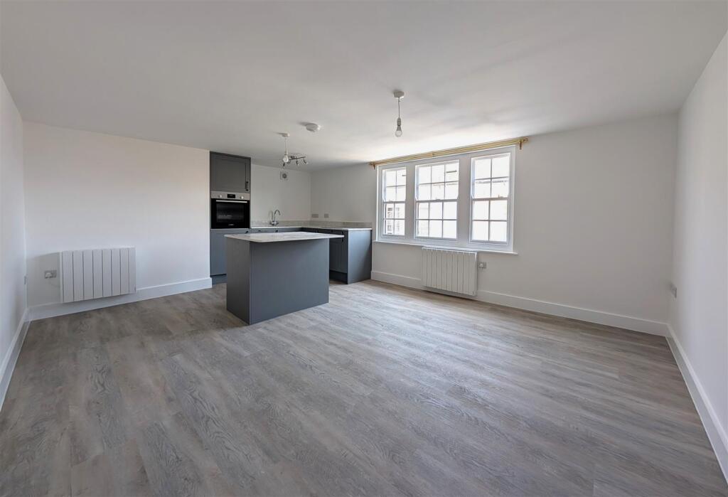 2 bed Apartment for rent in Dartmouth. From Stags - Totnes 2 bed Apartment for rent in Dartmouth. From Stags - Totnes