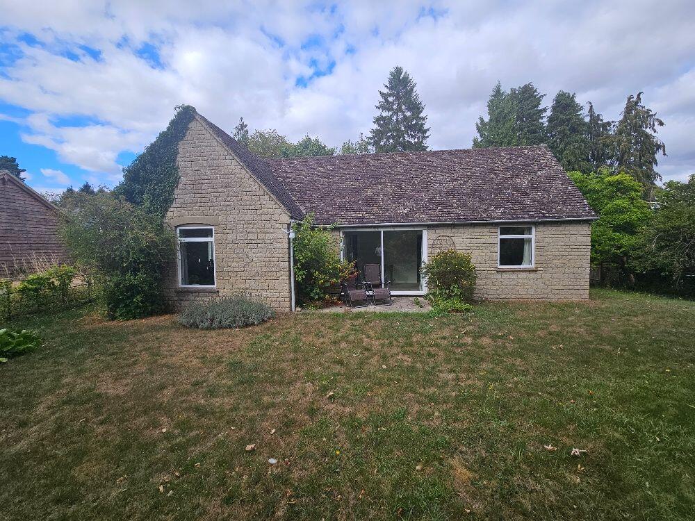 3 bed Detached bungalow for rent in Steeple Aston. From Stanbra Powell - Banbury