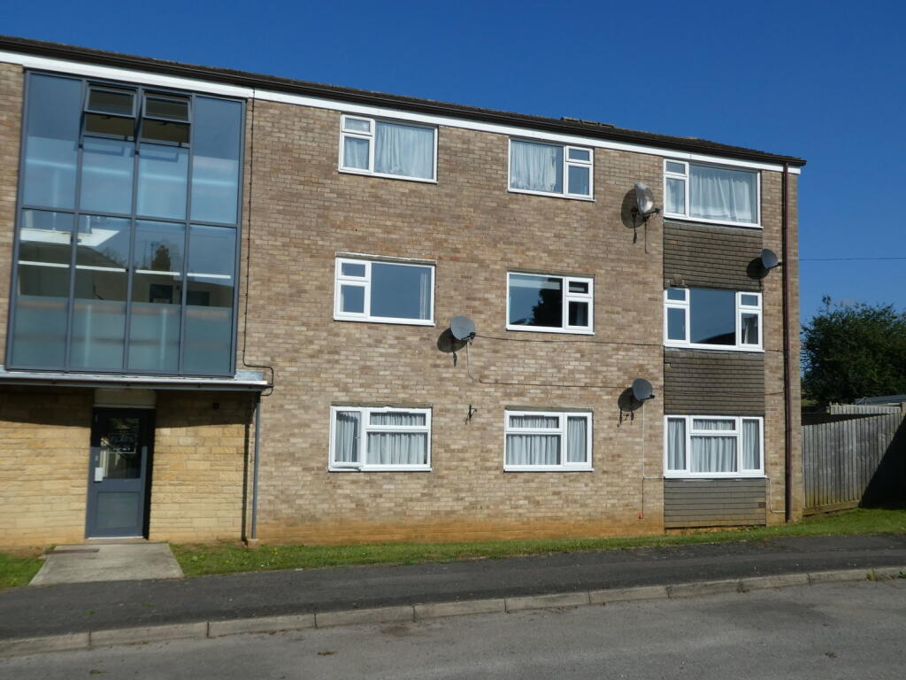 2 bed Apartment for rent in Kings Sutton. From Stanbra Powell - Banbury 2 bed Apartment for rent in Kings Sutton. From Stanbra Powell - Banbury
