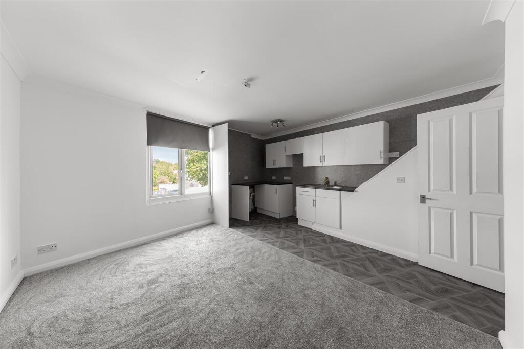 2 bed Annexe for rent in London. From Stapleton Long - West Norwood