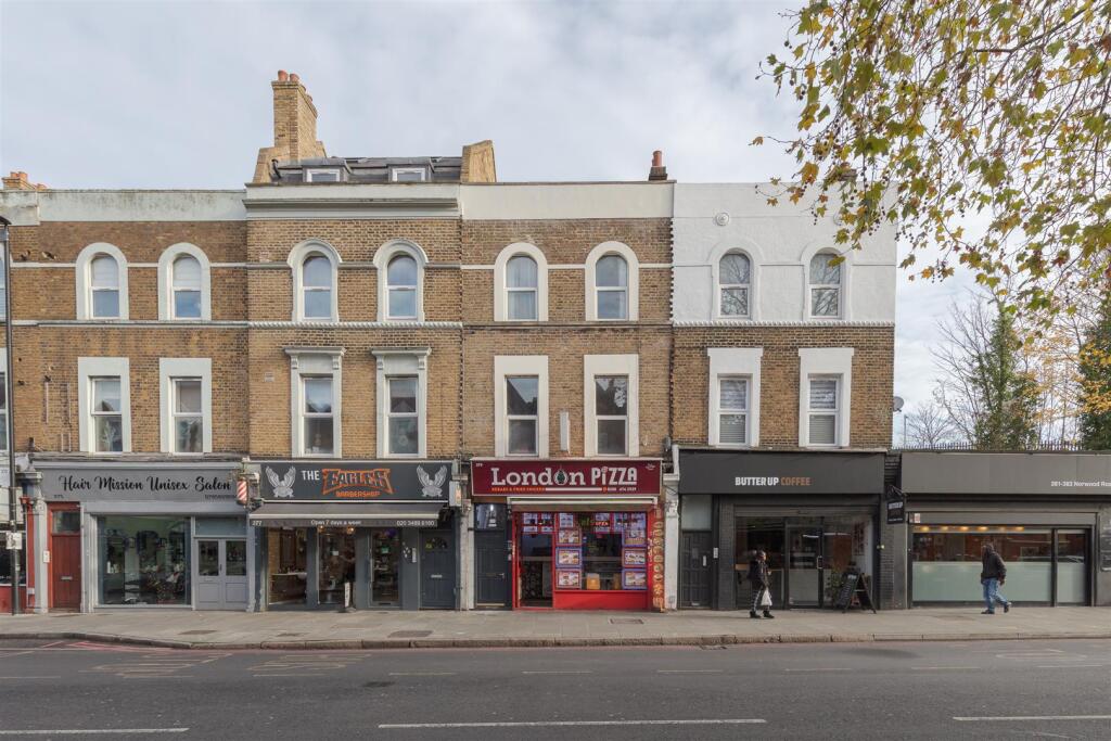 2 bed 1st Floor Flat for rent in Streatham. From Stapleton Long - West Norwood