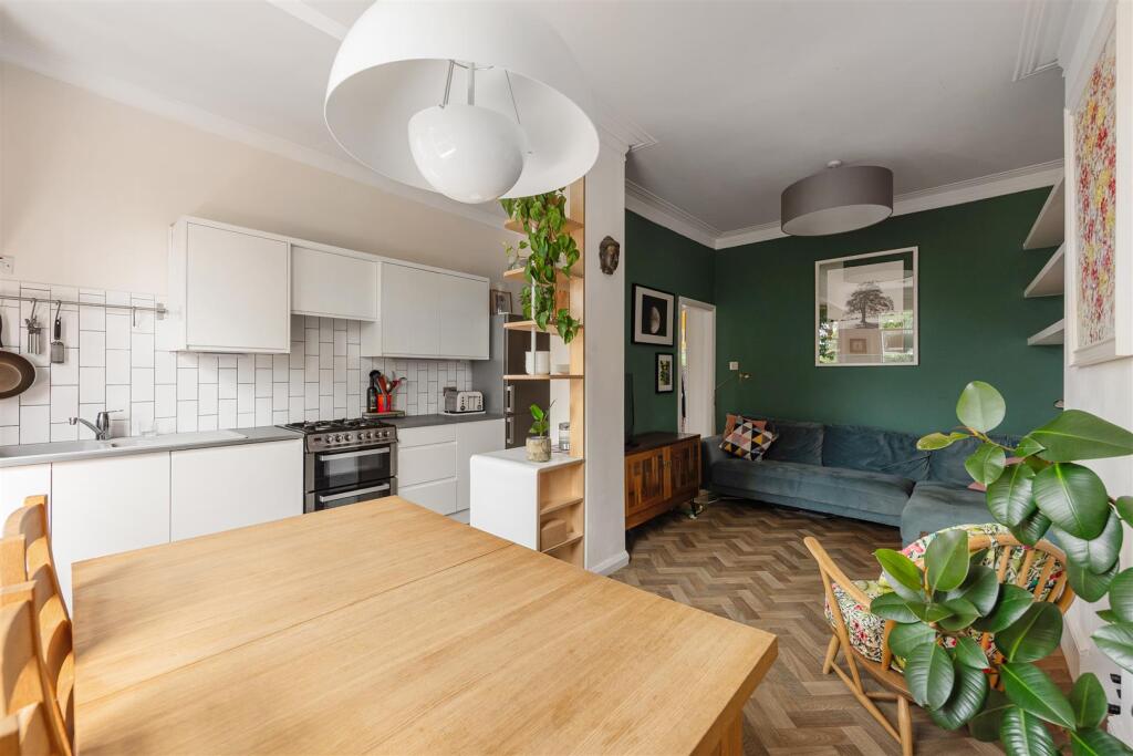 2 bed 1st Floor Flat for rent in London. From Stapleton Long - West Norwood 2 bed 1st Floor Flat for rent in London. From Stapleton Long - West Norwood