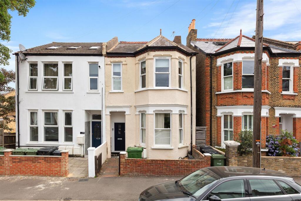 2 bed 1st Floor Flat for rent in Streatham. From Stapleton Long - West Norwood