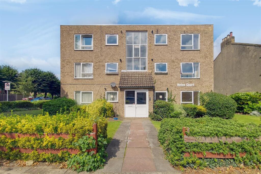 1 bed 1st Floor Flat for rent in Penge. From Stapleton Long - West Norwood