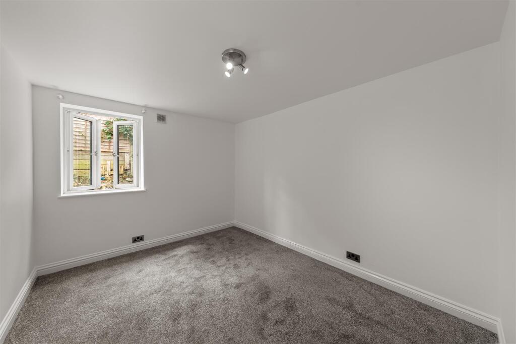 1 bed 1st Floor Flat for rent in Penge. From Stapleton Long - West Norwood 1 bed 1st Floor Flat for rent in Penge. From Stapleton Long - West Norwood