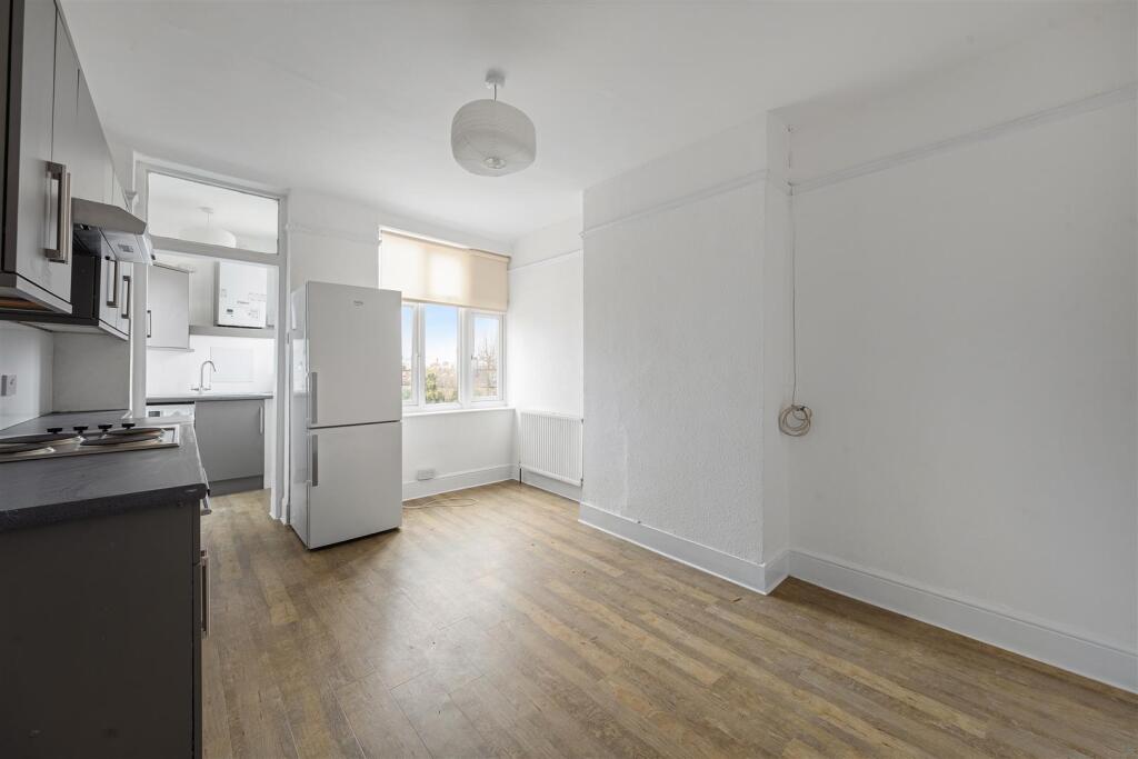 2 bed 1st Floor Flat for rent in London. From Stapleton Long - West Norwood