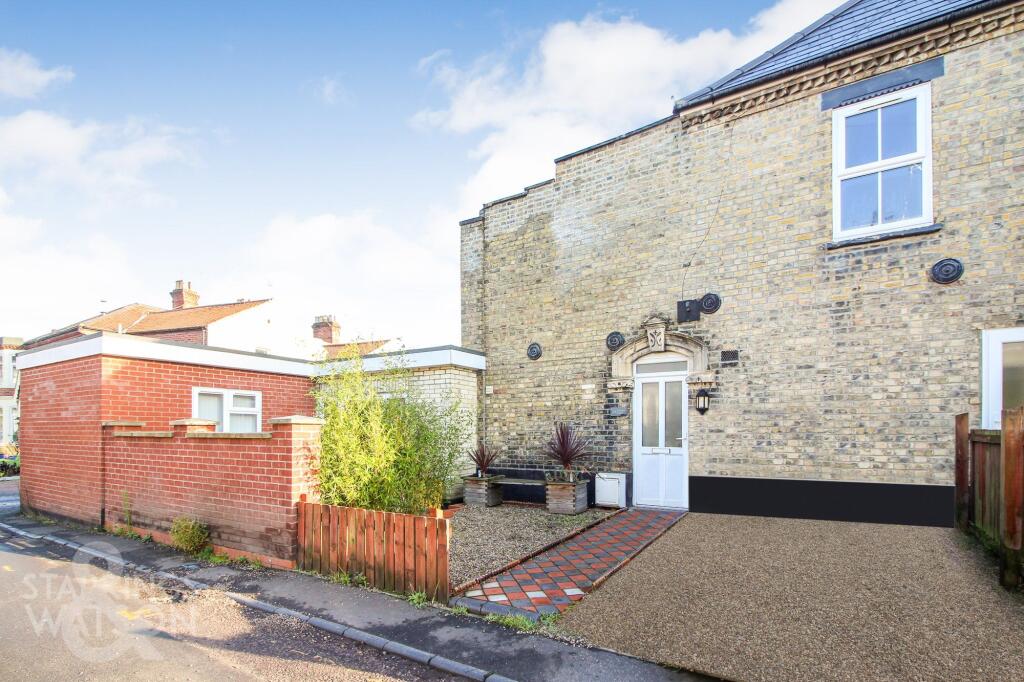 1 bed 1st Floor Flat for rent in Norwich. From Starkings & Watson - Norfolk & Suffolk