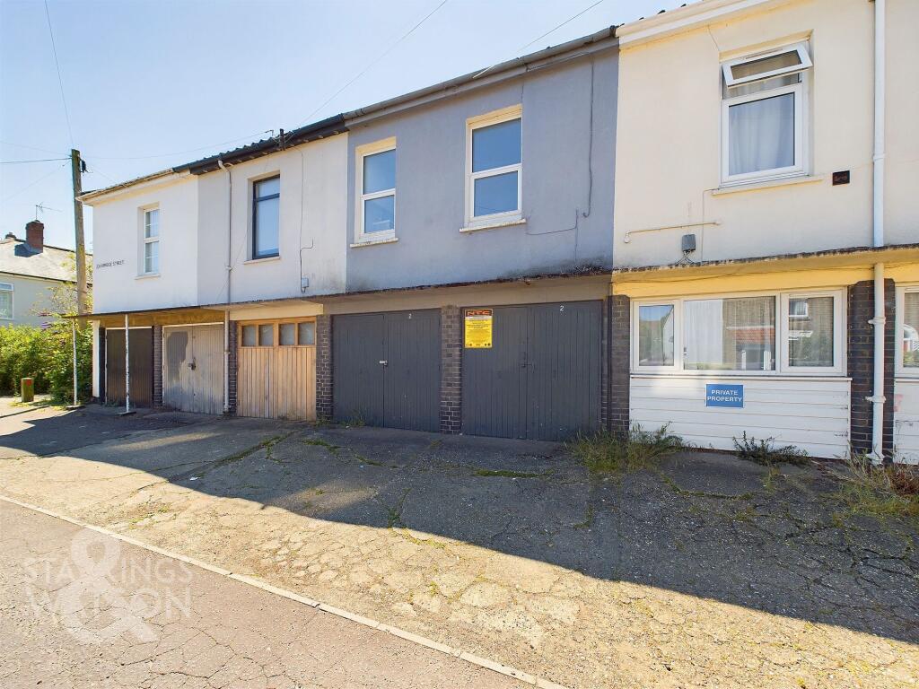 1 bed Mid Terraced House for rent in Norwich. From Starkings & Watson - Norfolk & Suffolk