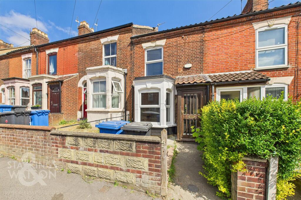 3 bed Mid Terraced House for rent in Norwich. From Starkings & Watson - Norfolk & Suffolk 3 bed Mid Terraced House for rent in Norwich. From Starkings & Watson - Norfolk & Suffolk