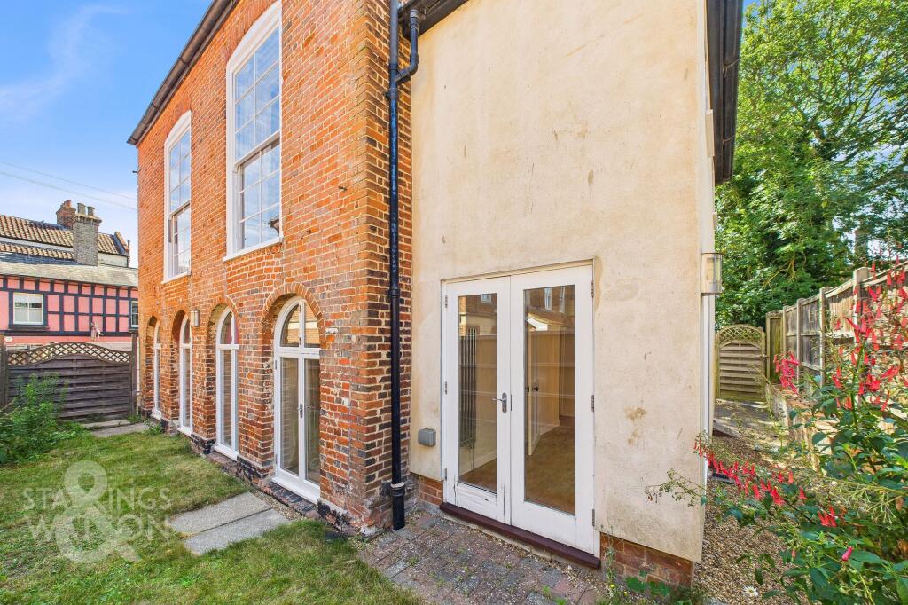 3 bed Town House for rent in Bungay. From Starkings & Watson - Norfolk & Suffolk 3 bed Town House for rent in Bungay. From Starkings & Watson - Norfolk & Suffolk