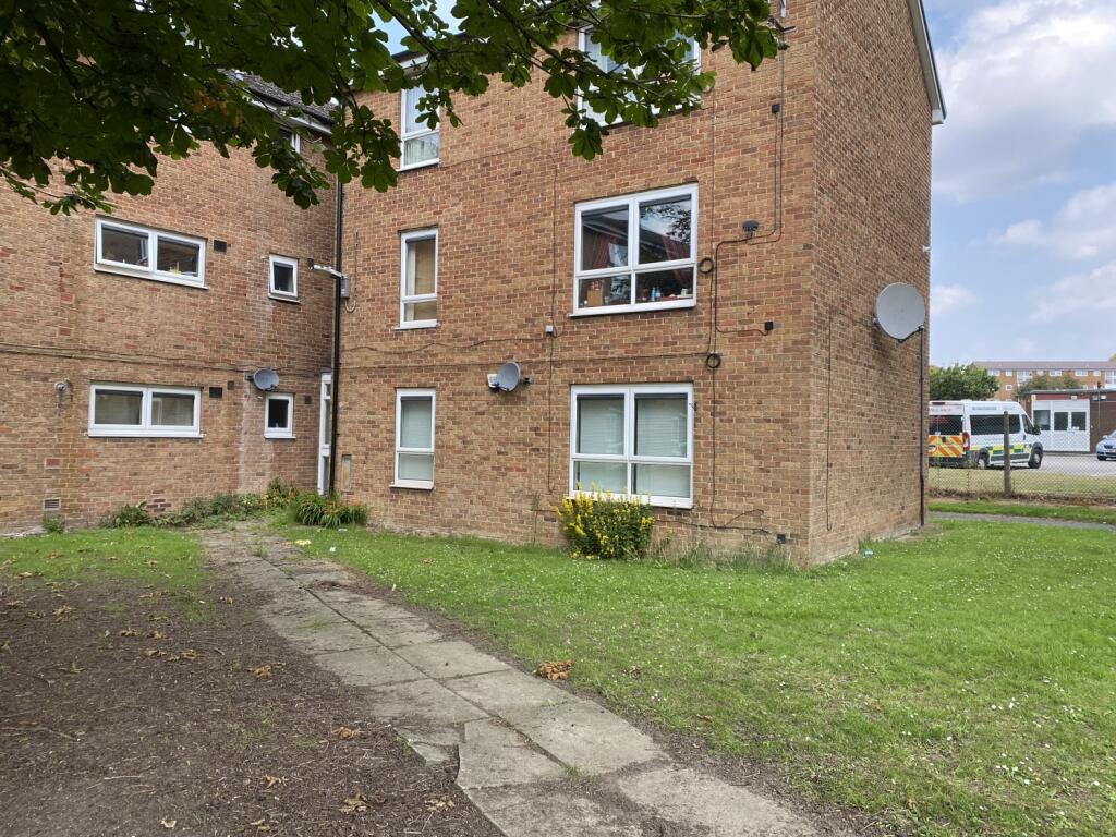 2 bed House (unspecified) for rent in Dronfield. From Staves Estate Agents - Sheffield