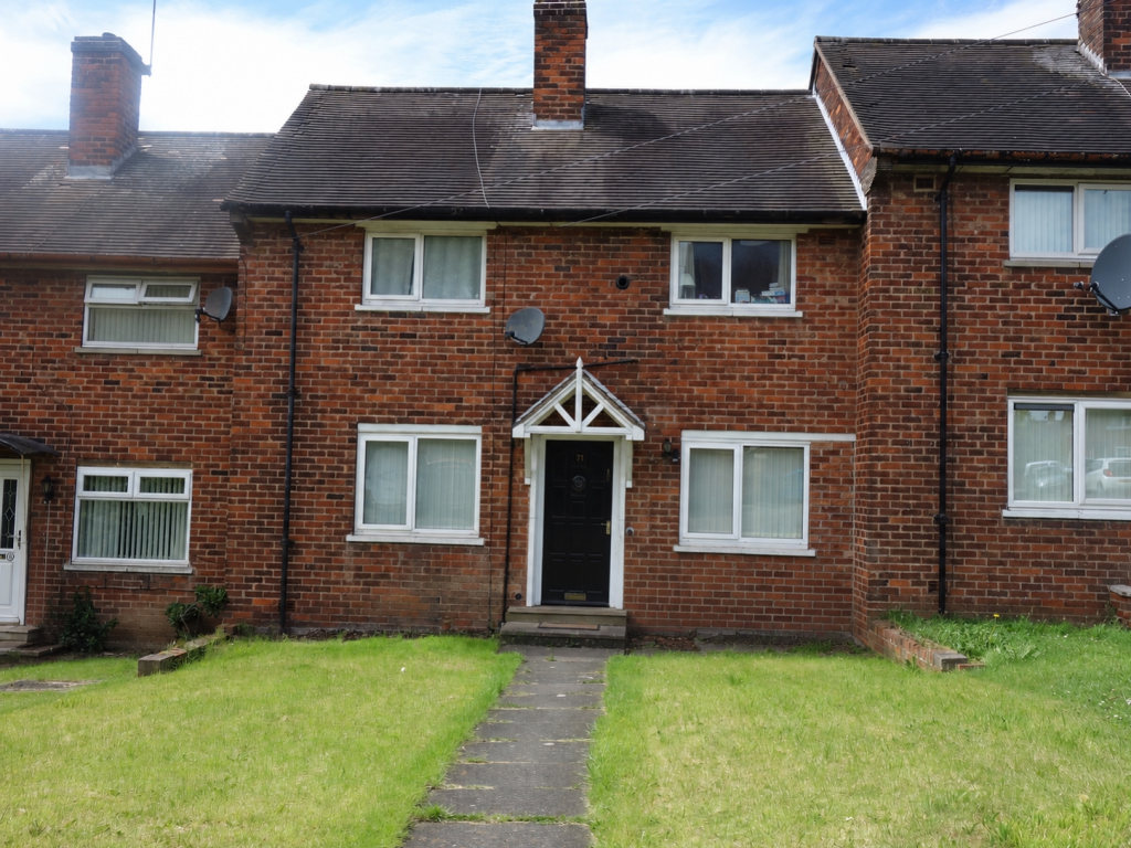 3 bed Mid Terraced House for rent in Dronfield. From Staves Estate Agents - Sheffield