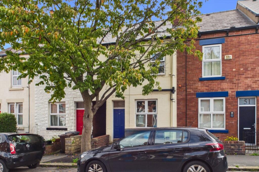 3 bed Mid Terraced House for rent in Long Line. From Staves Estate Agents - Sheffield